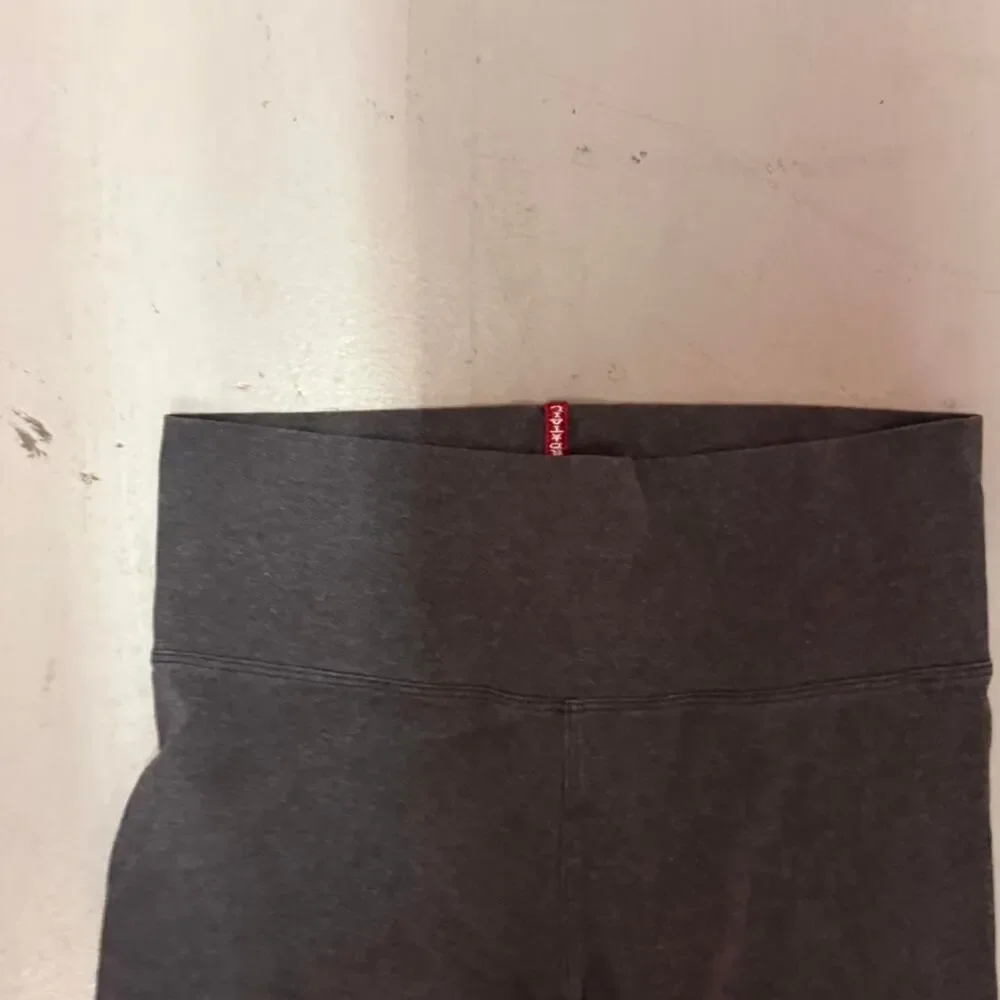 Hard-tail Women's Grey and Black Leggings - Picture 2 of 3